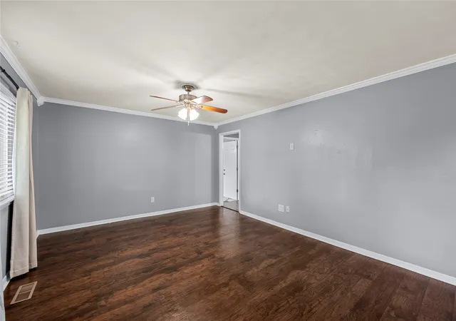 Photo 3 of Single family home for sale at 525 W 7Th St, Crawford, TX 76638 | MLS# 21321860 | Listing updated on 2026-08-23