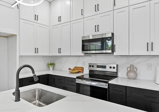 3rd image of 520-522 Woodbine Ave, Dallas, TX 75203 | MLS# 21297927
