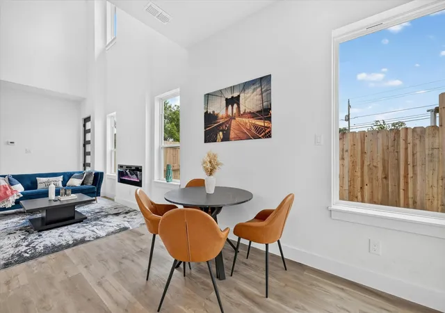 5th image of 520-522 Woodbine Ave, Dallas, TX 75203 | MLS# 21297927