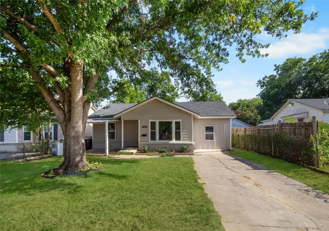 Single family home for sale at 5624 S Hampshire Blvd, Fort Worth, TX 76112 | MLS# 21324770
