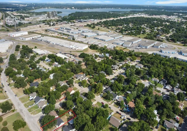 Photo 1 of Single family home for sale at 5624 S Hampshire Blvd, Fort Worth, TX 76112 | MLS# 21324770 | Listing updated on 2026-08-03