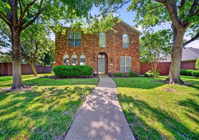 Photo 2 of Single family home for sale at 905 Hampstead Dr, Mesquite, TX 75181 | MLS# 21324747 | Listing updated on 2026-07-08