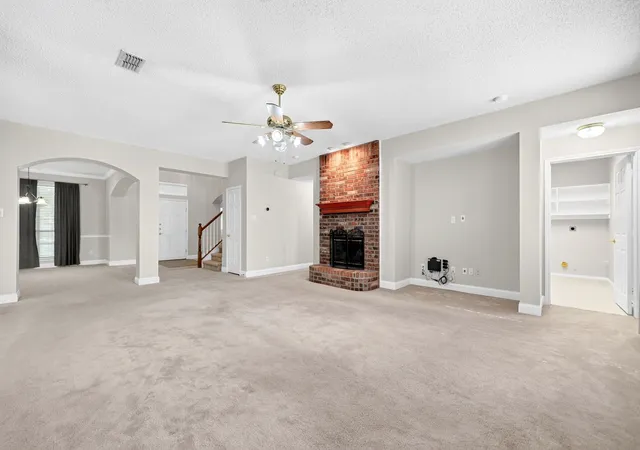 Photo 3 of Single family home for sale at 905 Hampstead Dr, Mesquite, TX 75181 | MLS# 21324747 | Listing updated on 2026-07-08