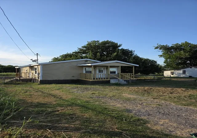 Photo 1 of Single family home for sale at 916 West Avenue B, Rosebud, TX 76570 | MLS# 21323663 | Listing updated on 2026-08-30