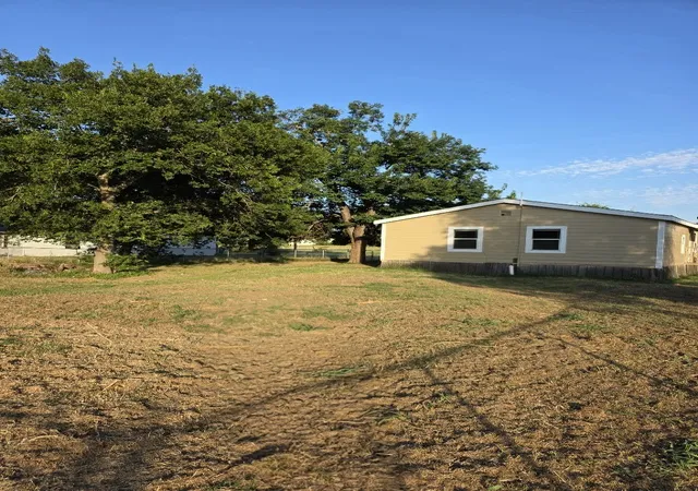 Photo 24 of Single family home for sale at 916 West Avenue B, Rosebud, TX 76570 | MLS# 21323663 | Listing updated on 2026-08-30