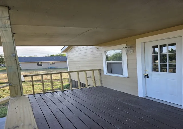 Photo 3 of Single family home for sale at 916 West Avenue B, Rosebud, TX 76570 | MLS# 21323663 | Listing updated on 2026-08-30