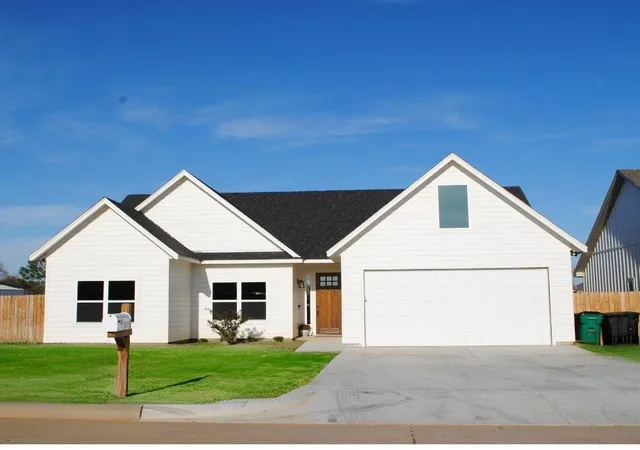 Photo 1 of Single family home for sale at 9221 Parkview, Tolar, TX 76476 | MLS# 21324713 | Listing updated on 2026-09-23