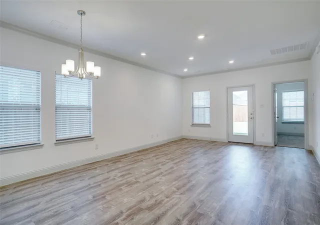 Photo 2 of Single family home for sale at 331 Oak Creek Dr, Lavon, TX 75166 | MLS# 21324794 | Listing updated on 2026-08-24