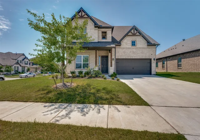 Photo 1 of Single family home for sale at 712 Matador Ln, Arlington, TX 76002 | MLS# 21324462 | Listing updated on 2026-07-12