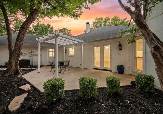 2nd image of 17 Cypress Ct, Roanoke, TX 76262 | MLS# 21322281