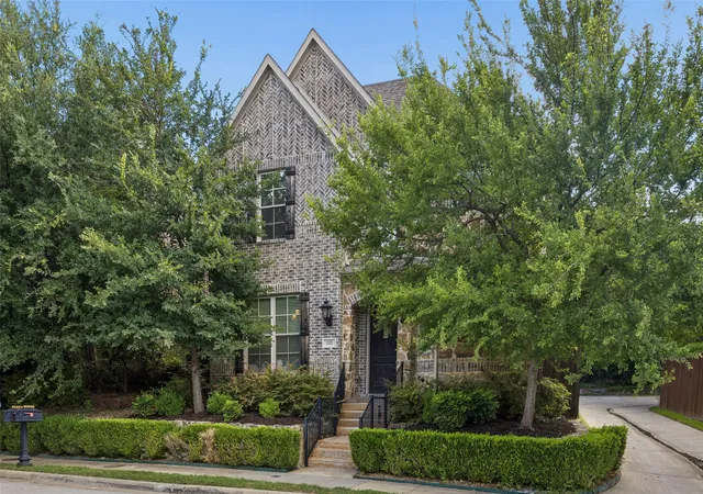 Photo 3 of Single family home for sale at 1022 Shadyside Ln, Dallas, TX 75223 | MLS# 21322185 | Listing updated on 2026-08-30