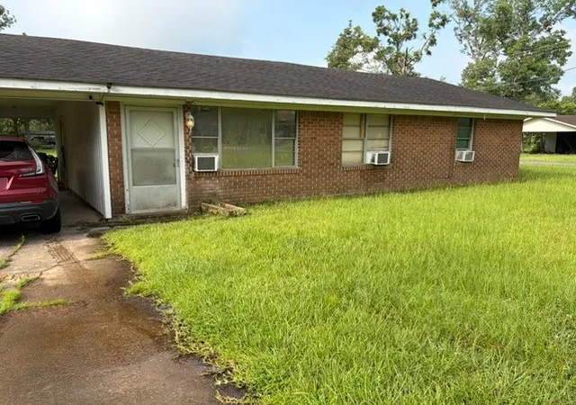 Photo 1 of Sale Pending at 211 Walters St, West Monroe, LA 71292 | MLS# 21324927 | Listing updated on 2026-07-16