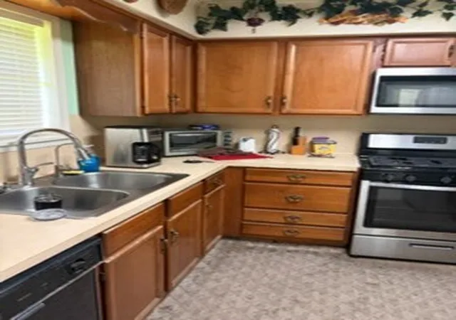 Photo 3 of Sale Pending at 211 Walters St, West Monroe, LA 71292 | MLS# 21324927 | Listing updated on 2026-07-16