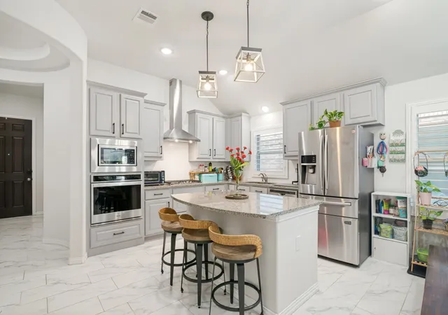 Photo 3 of Sale Pending at 2718 Bechtol St, Garland, TX 75042 | MLS# 21323597 | Listing updated on 2026-08-31