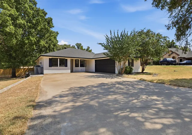 Photo 1 of Single family home for sale at 9705 Rosalie Ct, Granbury, TX 76049 | MLS# 21323886 | Listing updated on 2026-09-18