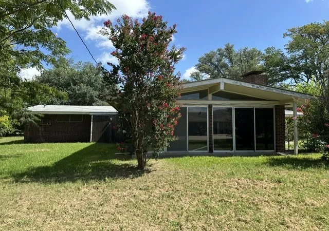 11th image of 1705 Jefferson St, Commerce, TX 75428 | MLS# 21324600