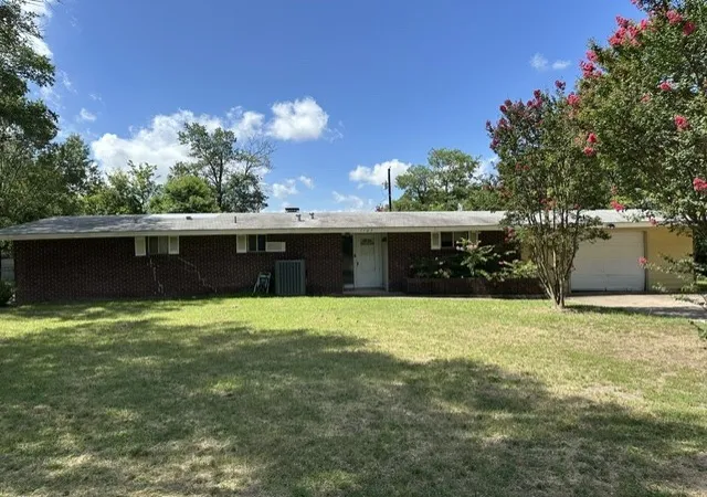 1st image of 1705 Jefferson St, Commerce, TX 75428 | MLS# 21324600