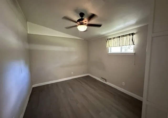 Photo 4 of Single family home for sale at 1705 Jefferson St, Commerce, TX 75428 | MLS# 21324600 | Listing updated on 2026-10-03