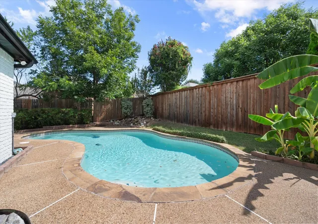 Photo 3 of Single family home for sale at 812 Turnberry Dr, Mansfield, TX 76063 | MLS# 21321804 | Listing updated on 2026-10-08