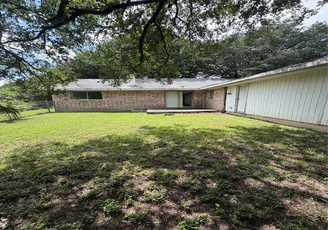 Photo 2 of Sale Pending at 354 Brookview Dr, Garland, TX 75043 | MLS# 21325129 | Listing updated on 2026-07-23