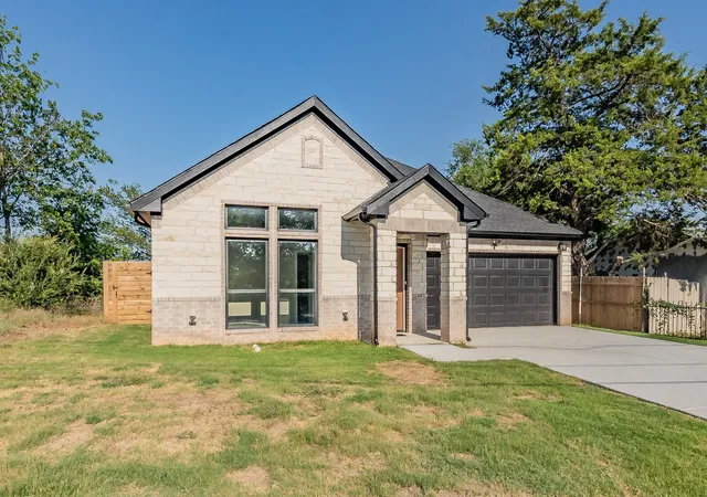 Photo 3 of Single family home for sale at 1507 Langston St, Fort Worth, TX 76105 | MLS# 21325073 | Listing updated on 2026-08-19