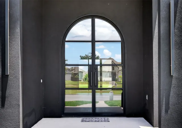 Photo 3 of Single family home for sale at 1010 Devonshire Dr N, Forney, TX 75126 | MLS# 21322915 | Listing updated on 2026-09-21