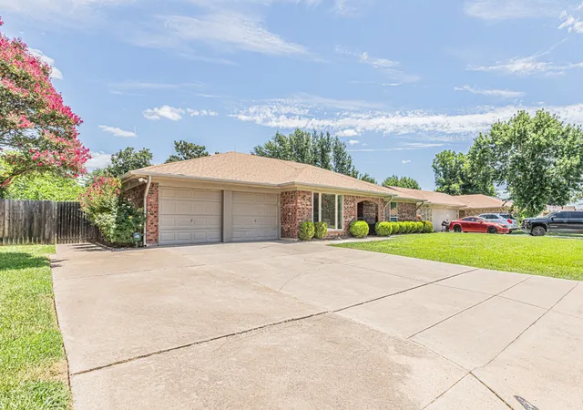 Homes for sale in North Richland Hills, TX | 5532 Misty Meadow Dr, North Richland Hills, TX 76180 | MLS# 21325151