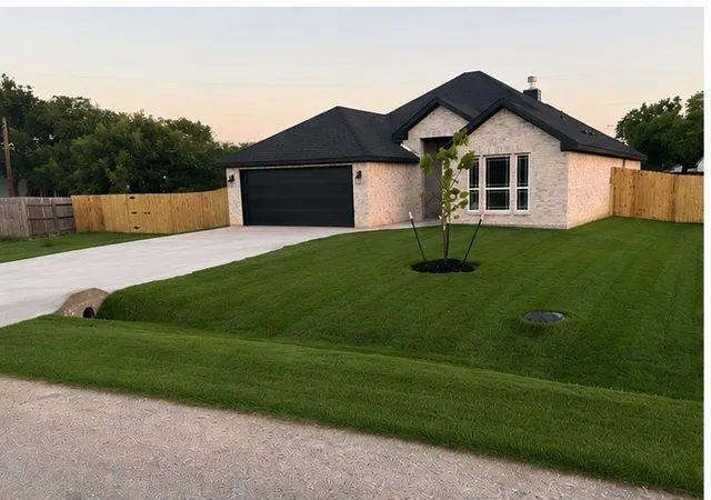 1st image of 103 Virginia Dr, Palmer, TX 75152 | MLS# 21325158