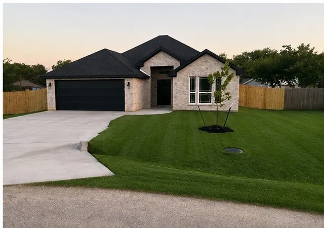 2nd image of 103 Virginia Dr, Palmer, TX 75152 | MLS# 21325158