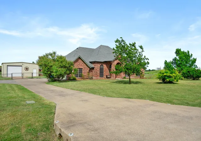 Photo 3 of Single family home for sale at 14000 Prairie Cir, Forney, TX 75126 | MLS# 21316251 | Listing updated on 2026-10-06