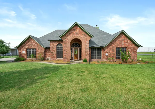 Photo 3 of Single family home for sale at 14000 Prairie Cir, Forney, TX 75126 | MLS# 21316251 | Listing updated on 2026-10-06