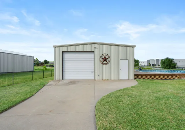 Photo 4 of Single family home for sale at 14000 Prairie Cir, Forney, TX 75126 | MLS# 21316251 | Listing updated on 2026-10-06