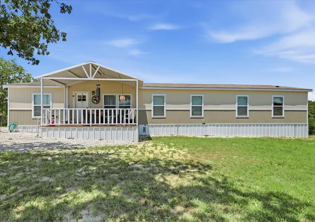 Photo 2 of Manufactured home for sale at 193 Firefly Dr, Springtown, TX 76082 | MLS# 21324360 | Listing updated on 2026-07-09