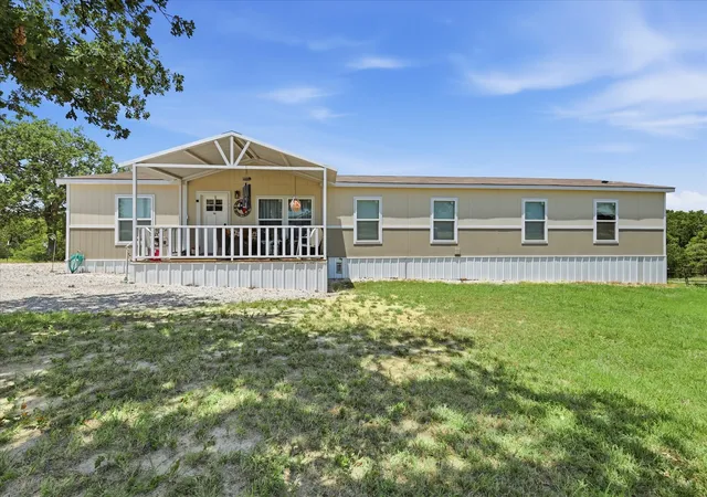 Photo 3 of Manufactured home for sale at 193 Firefly Dr, Springtown, TX 76082 | MLS# 21324360 | Listing updated on 2026-07-09