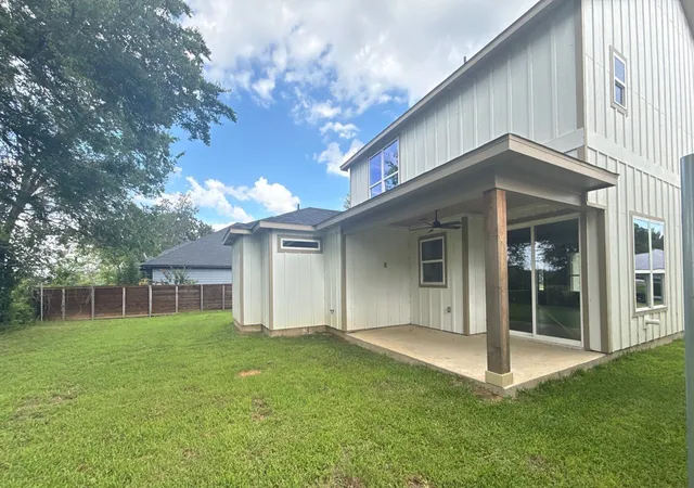 Photo 3 of Single family home for sale at 1997 Lakeview Dr, Tool, TX 75143 | MLS# 21325219 | Listing updated on 2026-10-07