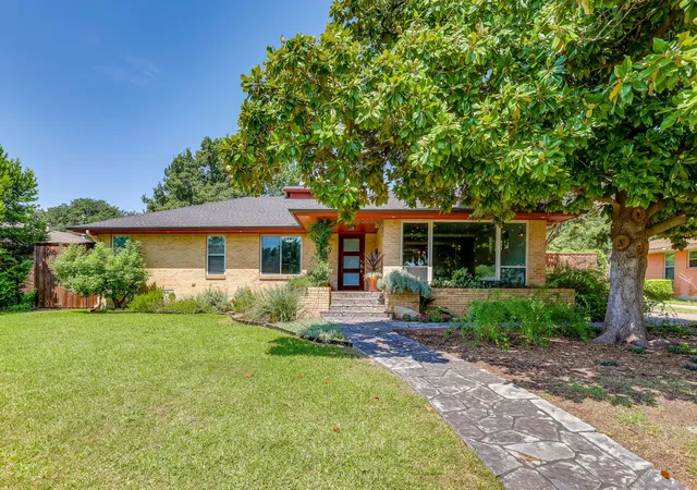 Photo 2 of Single family home for sale at 1839 Shelmire Dr, Dallas, TX 75224 | MLS# 21322795 | Listing updated on 2026-08-28