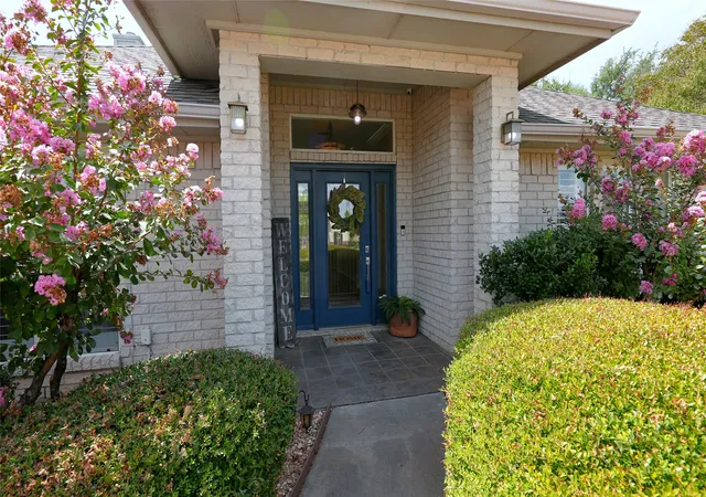 Photo 3 of Single family home for sale at 5614 Wedgefield Rd, Granbury, TX 76049 | MLS# 21325236 | Listing updated on 2026-09-30