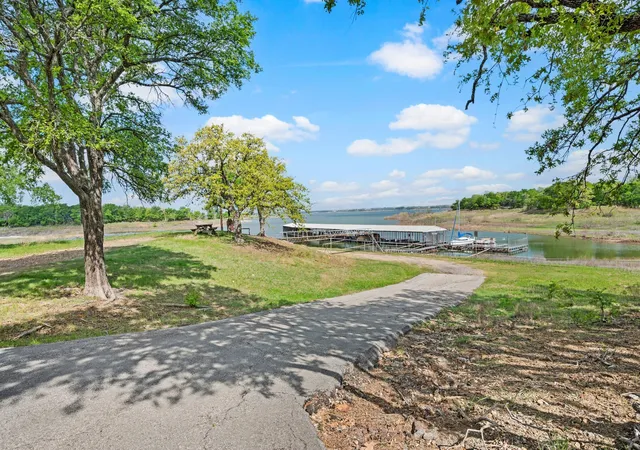 Photo 3 of Single family home for sale at 3716 Oakwood Dr, Grapevine, TX 76051 | MLS# 21324779 | Listing updated on 2026-08-31