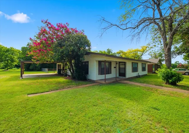 Photo 2 of Single family home for sale at 156 Bowie, Mc Gregor, TX 76657 | MLS# 21325045 | Listing updated on 2026-08-04