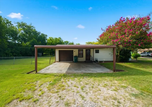 Photo 2 of Single family home for sale at 156 Bowie, Mc Gregor, TX 76657 | MLS# 21325045 | Listing updated on 2026-08-04