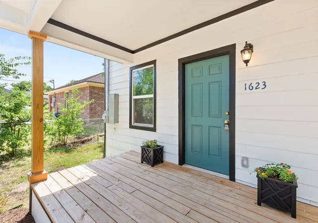 Photo 3 of Single family home for sale at 1623 Burnett Ave, Waco, TX 76706 | MLS# 21324601 | Listing updated on 2026-08-22