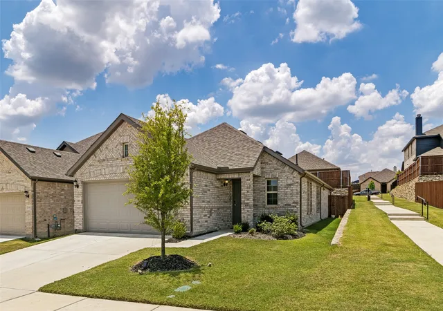 Photo 1 of Single family home for sale at 1801 Hazer Ln, Mesquite, TX 75149 | MLS# 21323067 | Listing updated on 2026-08-10
