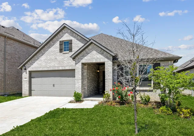 Photo 2 of Single family home for sale at 5933 Rostherne Dr, Aubrey, TX 76227 | MLS# 21323926 | Listing updated on 2026-07-18