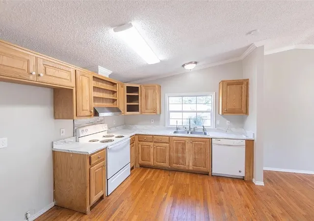 Photo 4 of House for sale at 121 Windy Creek, Springtown, TX 76082 | MLS# 21325382 | Listing updated on 2026-07-09