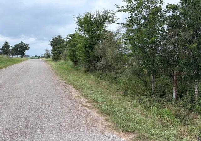 Photo 3 of Sale Pending at 2609 County Road 216, Giddings, TX 78942 | MLS# 21325378 | Listing updated on 2026-07-17