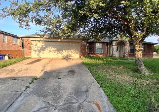 Photo 1 of Single family home for sale at 1200 Hampton Dr, Forney, TX 75126 | MLS# 21323626 | Listing updated on 2026-10-07