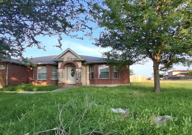 Photo 2 of Single family home for sale at 1200 Hampton Dr, Forney, TX 75126 | MLS# 21323626 | Listing updated on 2026-10-07