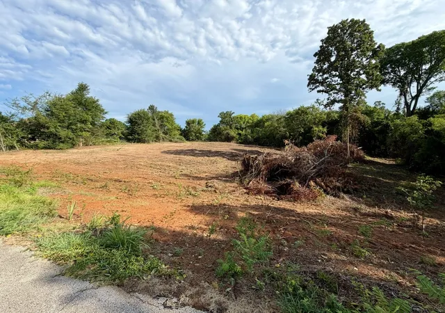 Photo 4 of Sale Pending at 13358 Nance Ln, Lindale, TX 75771 | MLS# 21325427 | Listing updated on 2026-08-26