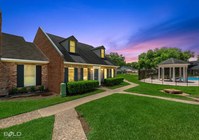 Photo 1 of Sale Pending at 20 Tealwood St, Shreveport, LA 71104 | MLS# 21325466 | Listing updated on 2026-07-15