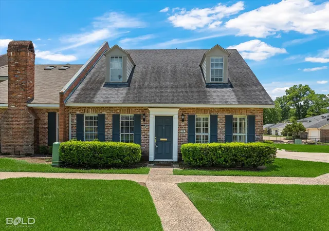 Photo 3 of Sale Pending at 20 Tealwood St, Shreveport, LA 71104 | MLS# 21325466 | Listing updated on 2026-07-15